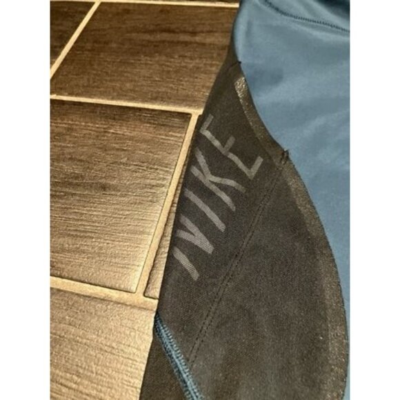 NWT Women’s Nike Training Leggings Size Medium Blue/Black Crop Dri Fit - Picture 2 of 6